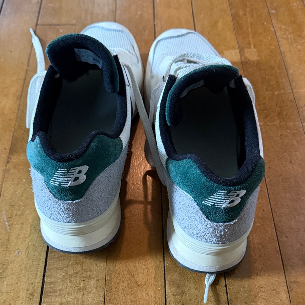 New Balance White Sneakers with Green Tongue and Black Details - Picture 3 of 5